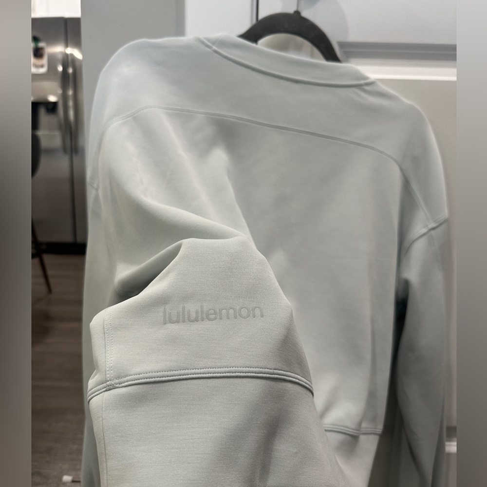 Lululemon women’s softstream oversized crewneck! - Picture 5 of 5